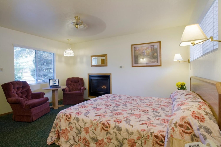 Bedroom 2, Lazy J Ranch-Americas Best Value Inn, Tulare