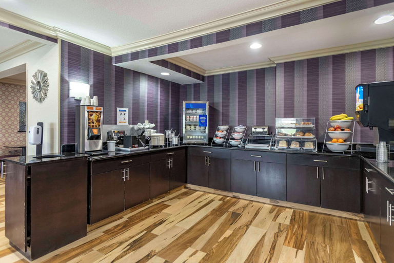 Food & Drinks 5, Comfort Inn Tulsa Midtown, Tulsa