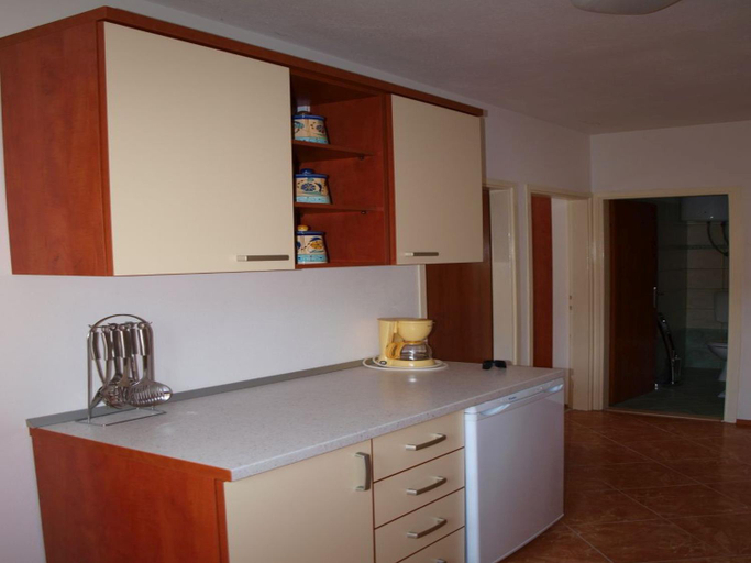 Others 5, Apartments Mia, Postira
