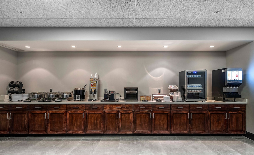 Food & Drinks 4, State House Inn, Trademark Collection by Wyndham, Sangamon