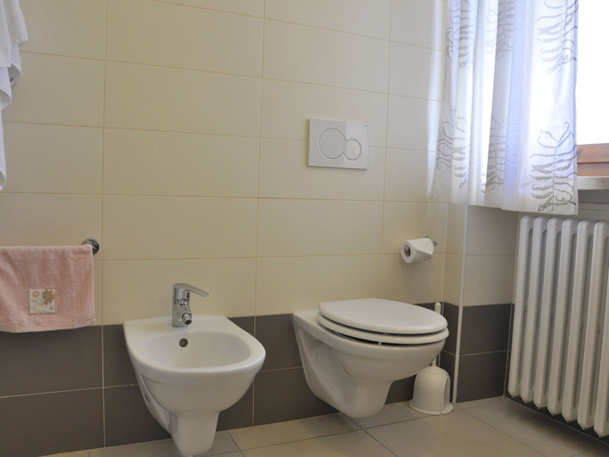 Bathroom 4, Residence near Lake Garda, Verona
