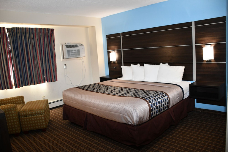 Bedroom 2, Stillwater Inn Suites, Washington