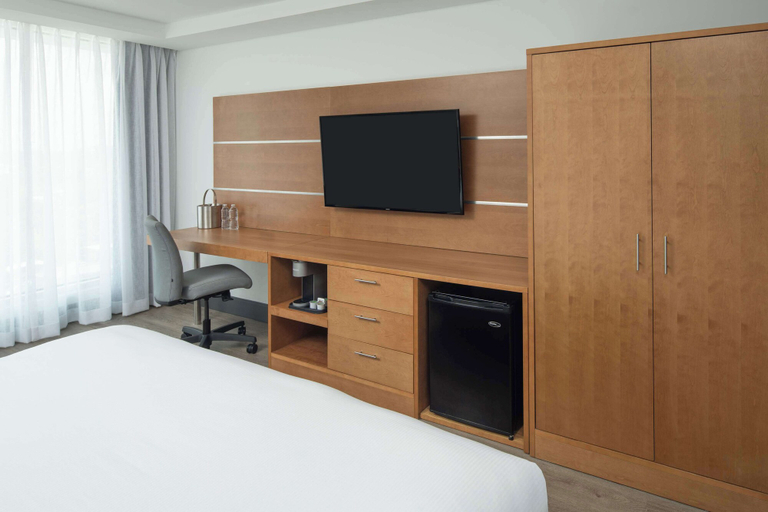 Bedroom 3, DoubleTree by Hilton Miami North I-95, Miami-Dade