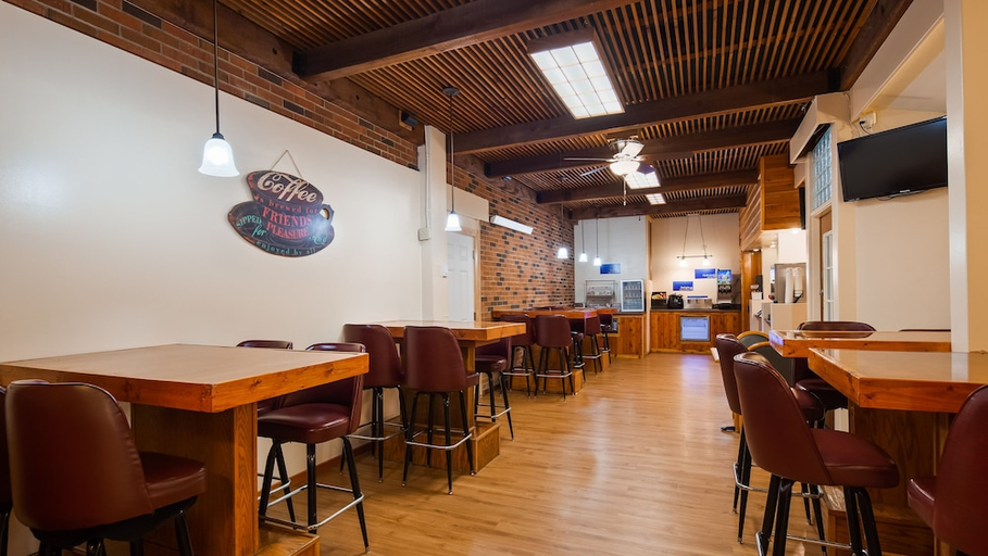 Food & Drinks 4, Sturgis Lodge & Suites, Travelodge by Wyndham, Meade
