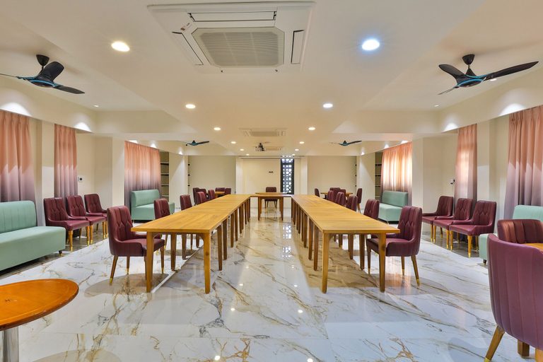 Food & Drinks 4, FabHotel Prime Empyrean, Gandhinagar