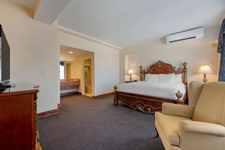 Bedroom 2, Hotel Flor Tampa Downtown Tapestry Collection by Hilton, Hillsborough