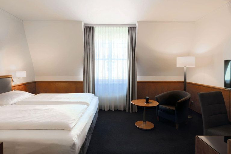 Bedroom 2, Seminaris Sunday Hotel Leipzig West, Leipzig