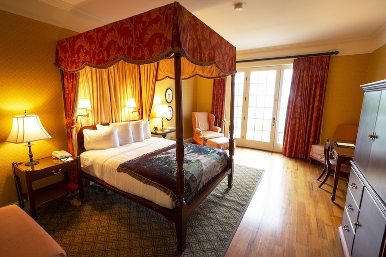 Bedroom 3, The Berry Hill Resort & Conference Center, Halifax