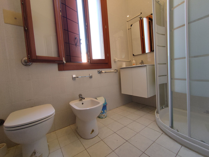 Bathroom 5, Caponi Bros, Venezia
