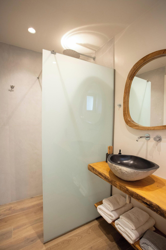 Bathroom 3, Akrolithi Guesthouse, Peloponnese