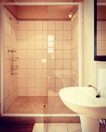 Bathroom 4, Ashanti Gardens Guesthouse, City of Cape Town