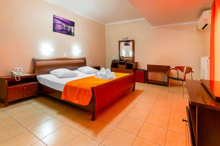 Bedroom 4, Faros 1 Hotel, Attica
