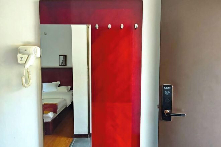 Bathroom 3, Yunjin Hotel, Dali Bai