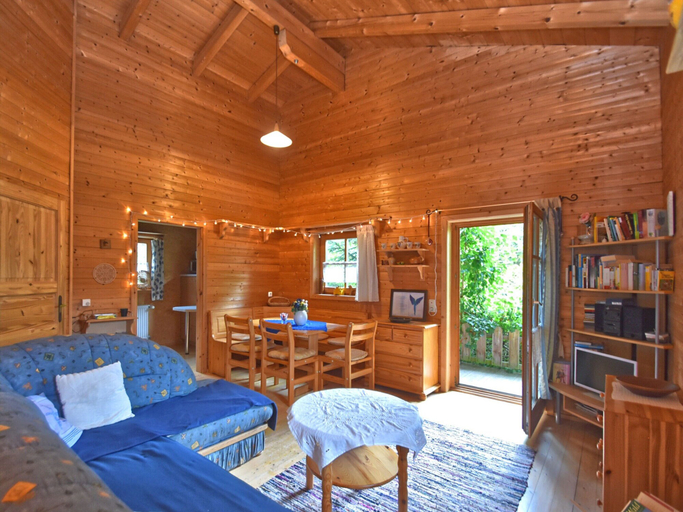 Others 4, Vintage Holiday Home in Grafenried With Garden, Regen