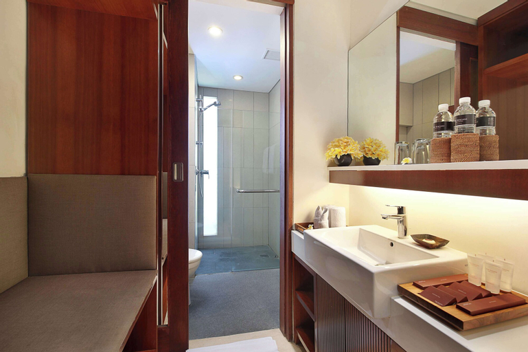 Bathroom 13