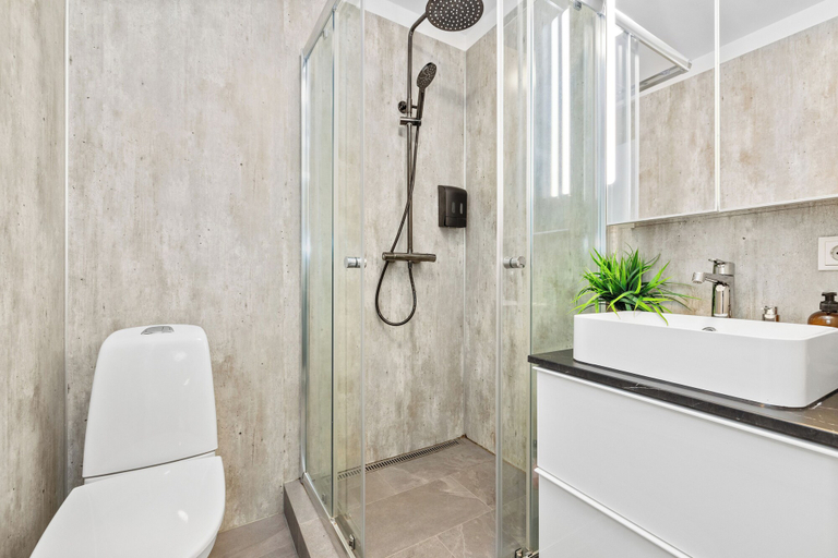 Bathroom 4, Vatnsstigur 3b, Reykjavík