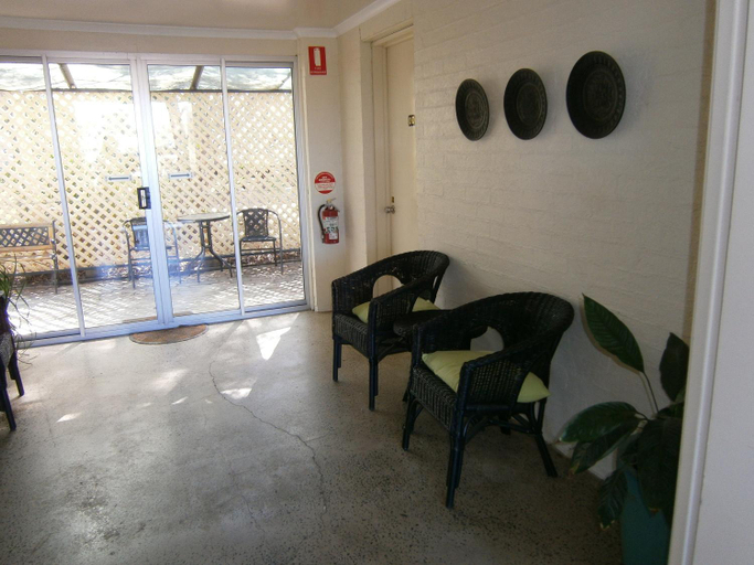 Others 5, Kellys Motel Oakey, Jondaryan - Pt B