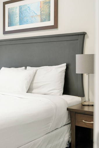 Bedroom 3, Lakefront Lux 2BR Symphony Of Comfort, Fraser Valley