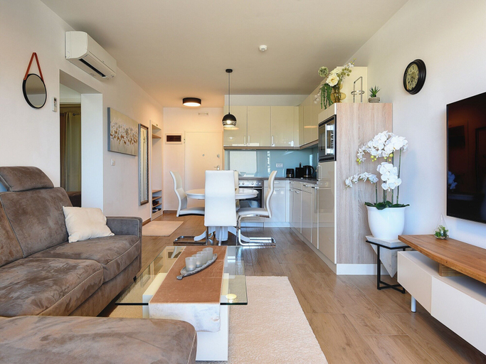 Private kitchen 5, Apartment in Croatia Near the Adriatic Coast, Medulin