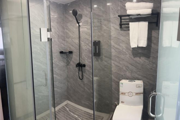 Bathroom 3, Yimi Hotel (Guangzhou Xicun Subway Station), Guangzhou