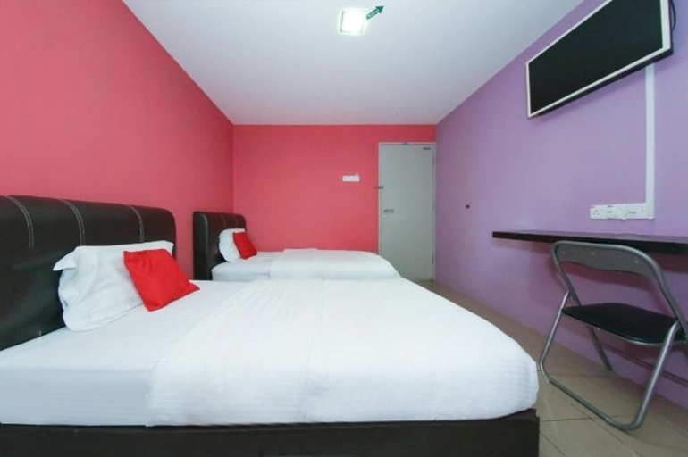 Bedroom 4, Inn Hotel, Hilir Perak