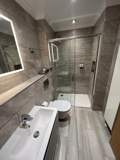 Bathroom 3, The Ship Inn, Dumfries and Galloway