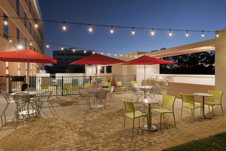 Food & Drinks 5, Home2 Suites by Hilton Tallahassee State Capitol, Leon