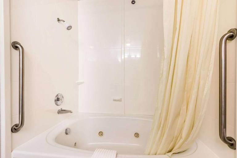 Bathroom 4, Comfort Suites St Charles - St Louis, Saint Charles
