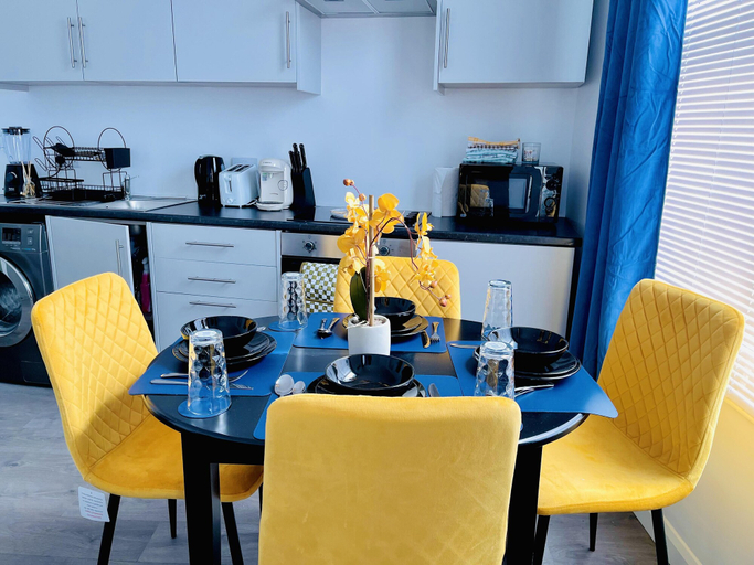 Food & Drinks, Modern Apartment in the Heart of Leicester, Leicester