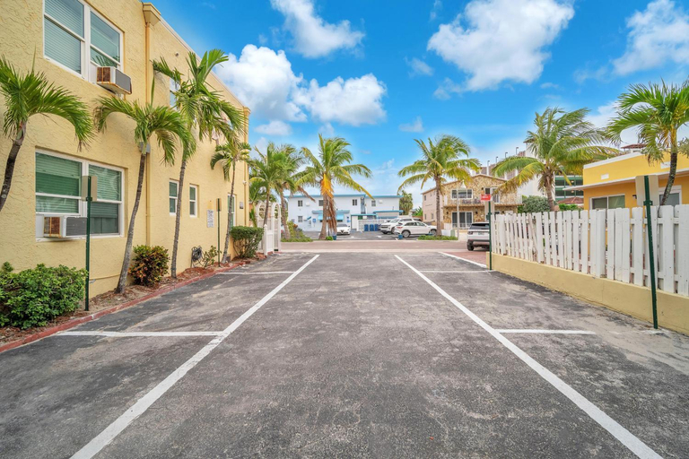 Exterior & Views 1, Laguna Blu Beach, Broward