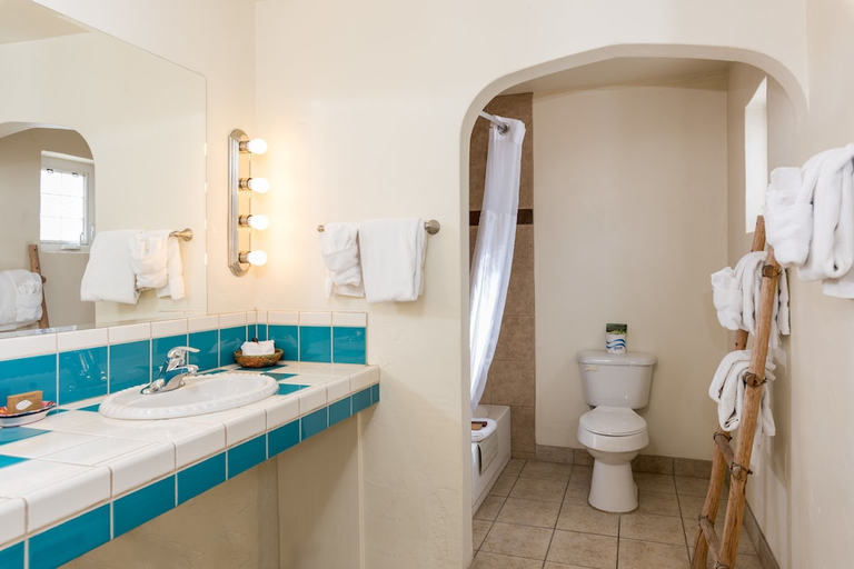 Bathroom 3, El Pueblo Lodge, Taos