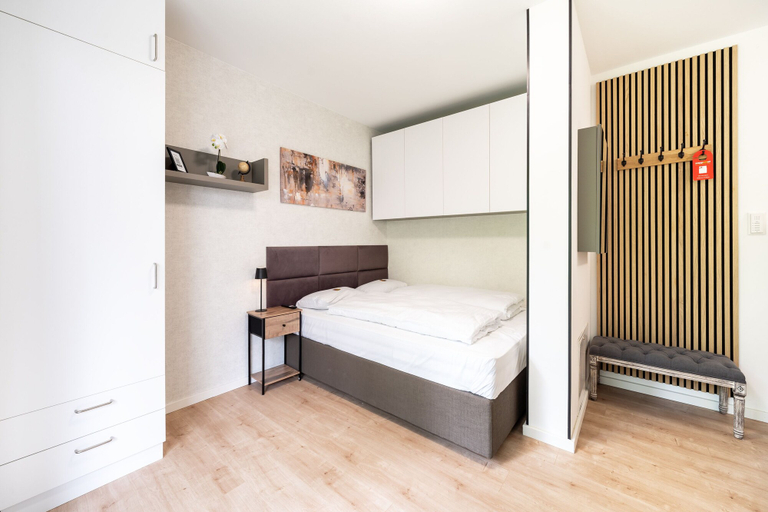 Bedroom 4, SmartLiving Boardinghouse- 24h Check In, Bielefeld