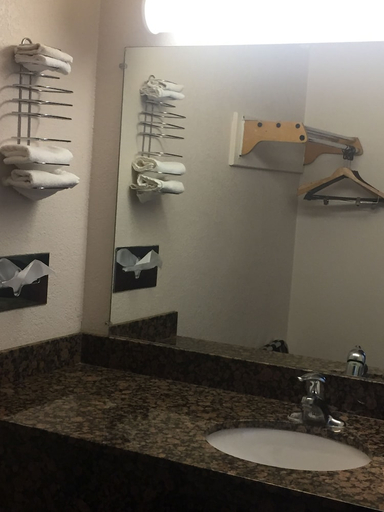 Bathroom 3, Travel Inn & Suite, Apache