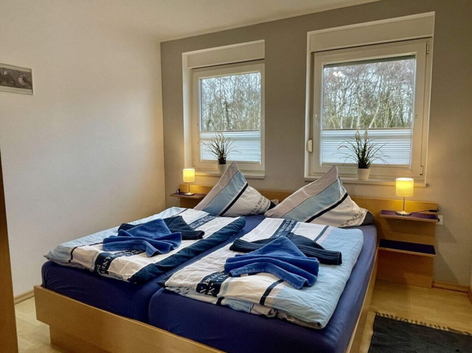 Room 5, Holiday Apartment Riff, Leer