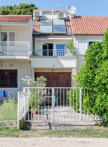 Exterior & Views 2, Beachfront apartment Milan with balcony, Split