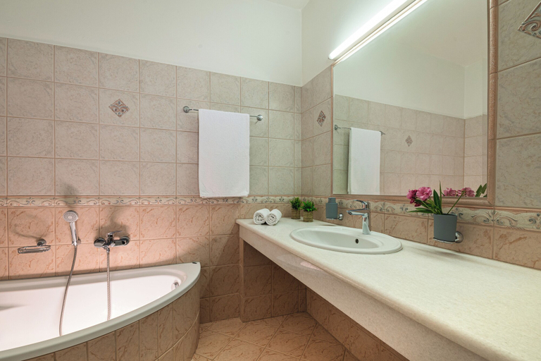 Bathroom 4, Villa Mariani II, South Aegean