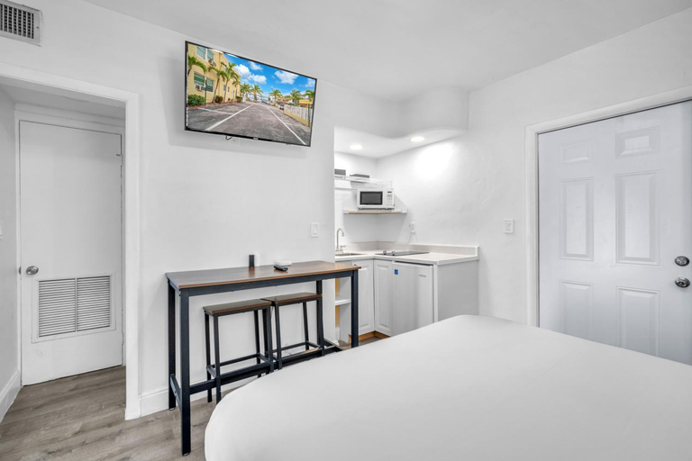 Bedroom 2, Laguna Blu Beach, Broward