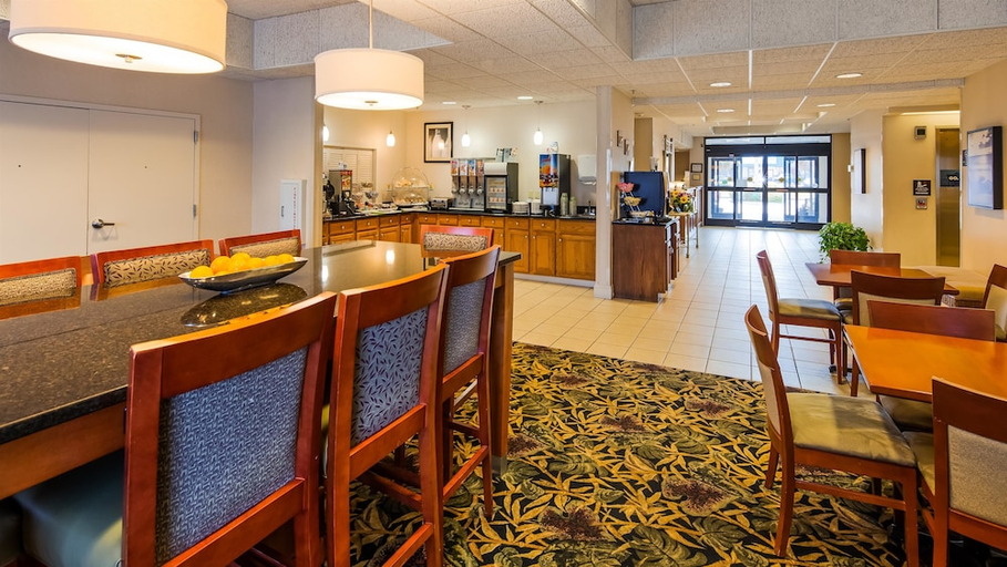 Food & Drinks, Best Western Plus Silver Creek Inn, Carteret