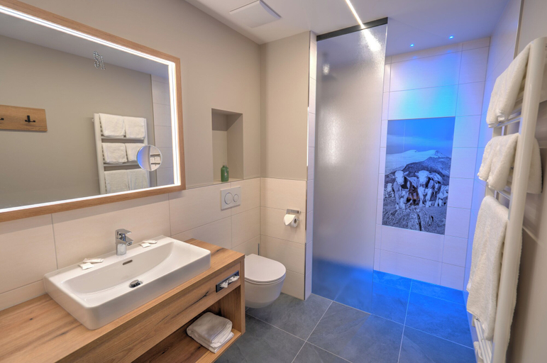 Bathroom 4, Der Siegeler - this lifestylehotel rocks, Schwaz