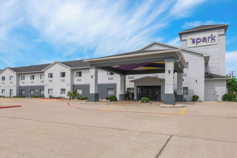 Exterior & Views, Spark by Hilton Mansfield, De Soto