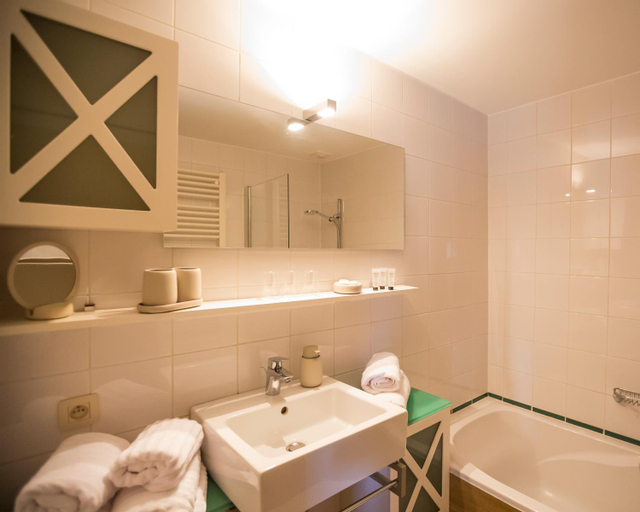 Bathroom 2