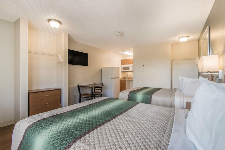 Bedroom 2, HomeTowne Studios Fort Lauderdale, Broward
