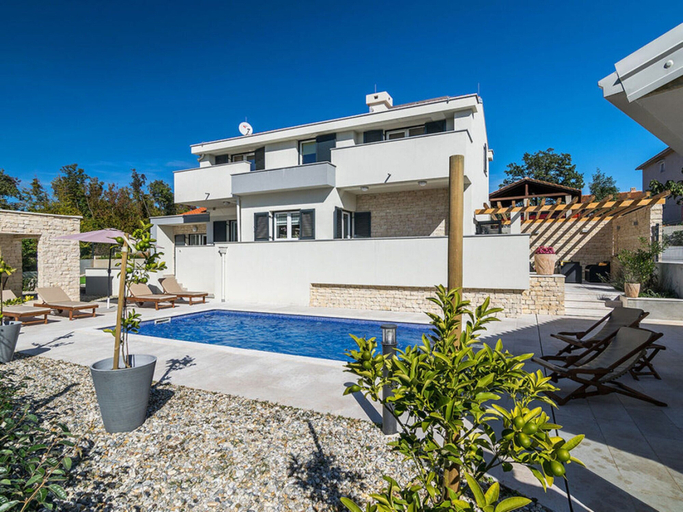 Exterior & Views, Villa Adrimar Comfortable Holiday Residence, Vrbnik