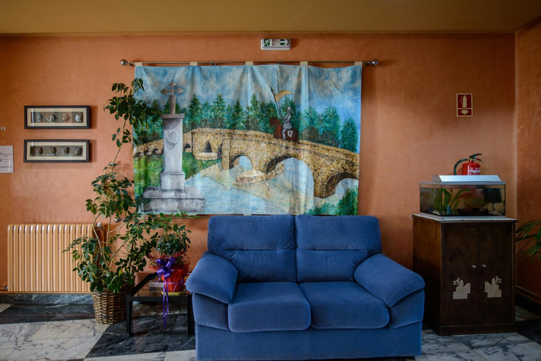 Public Area 2, El Paso Honroso, León