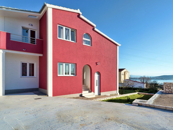 Others 4, Apartment in Dalmatia near Sea, Kaštela