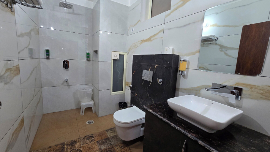Bathroom, THE SANCTUARY HOTEL , Nainital