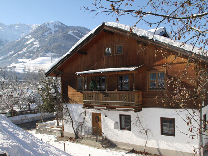 Exterior & Views 2, Sunlit Apartment near Ski Area in Mittersill, Zell am See