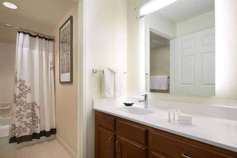 Bathroom 3, Sonesta Es Suites San Francisco Airport Oyster Point Waterfront, San Mateo