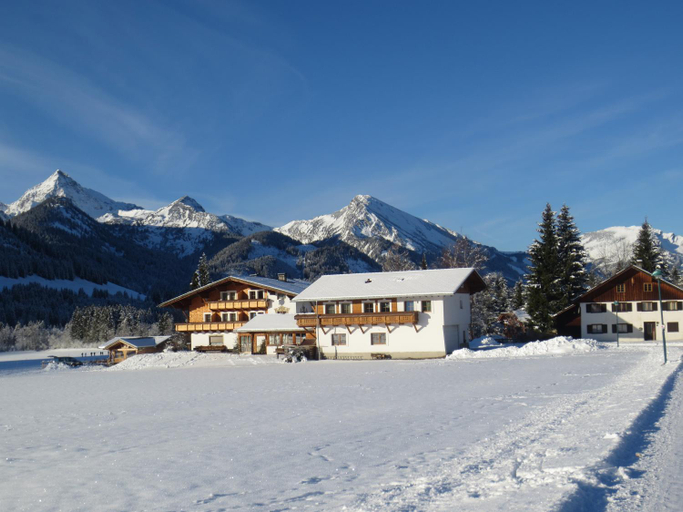 Others 4, Tyroler Hof, Reutte