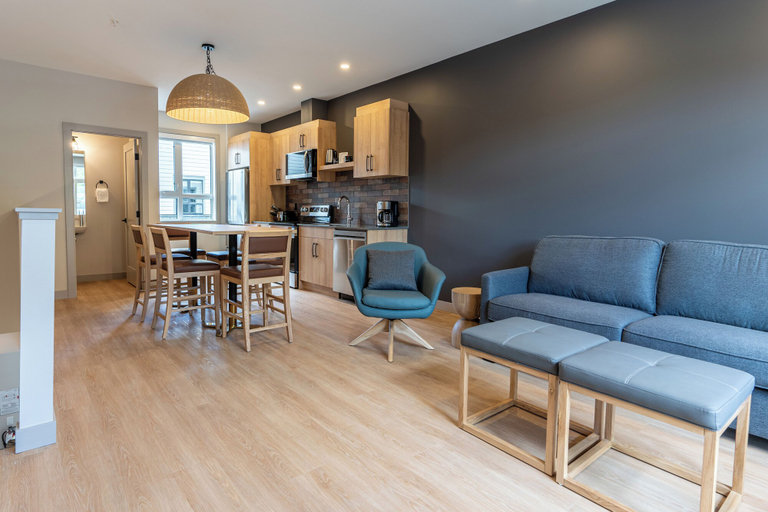 Others 5, Basecamp Suites Revelstoke, Columbia-Shuswap